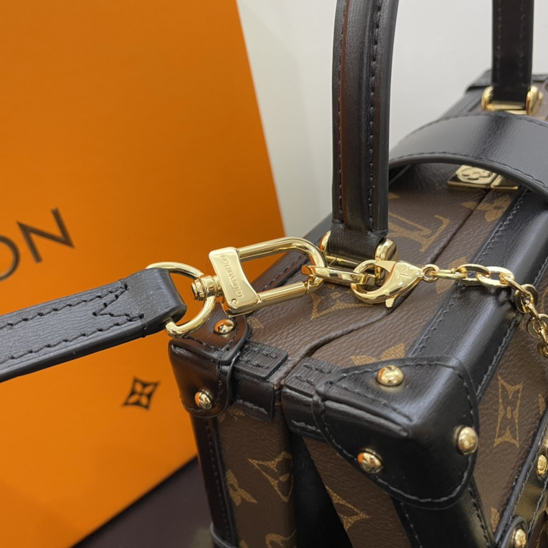 Buy Louis Vuitton Reverse Monogram Giant Onthego MM Shoulder Bags