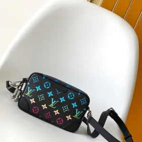 Louis Vuitton Bolsa-carteira Trocadéro Monogram Eclipse size:20×13×6cm #A54071