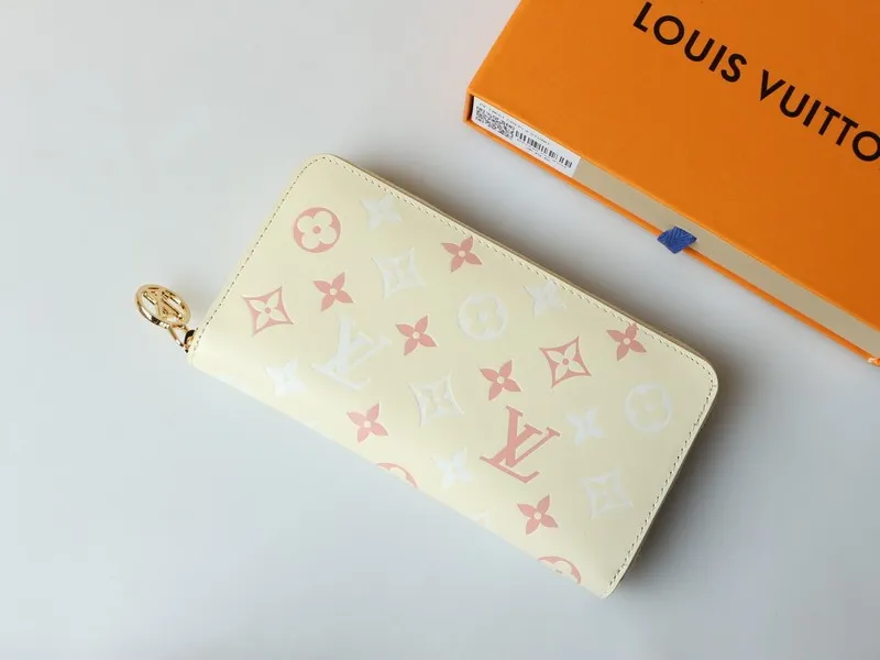 Louis Vuitton CL√âA Wallet, Grey, One Size