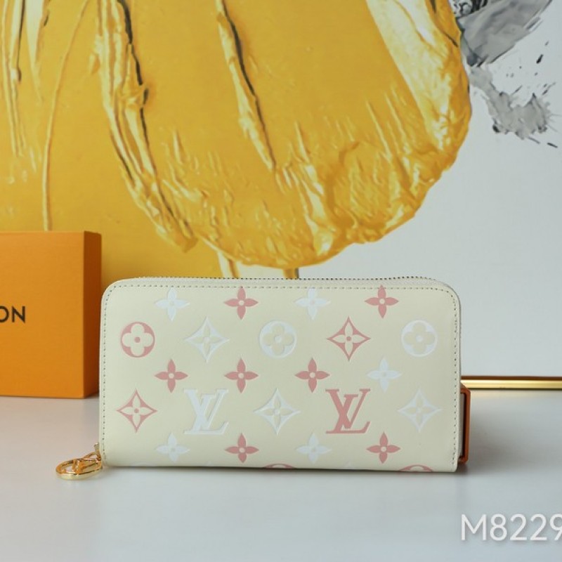 Louis Vuitton Cl√ A Wallet