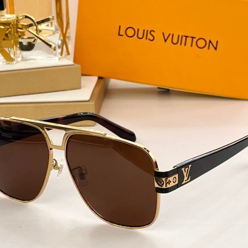 Louis Vuitton Glasses 