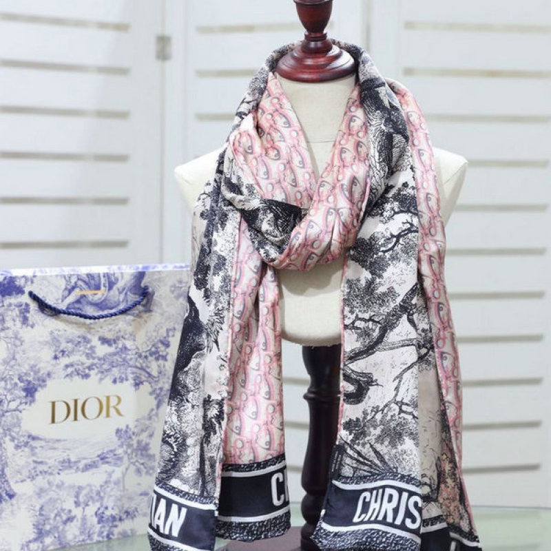 Paris Fashion Week Christian Dior Fall 2019 ReviewDior Bucket Hats