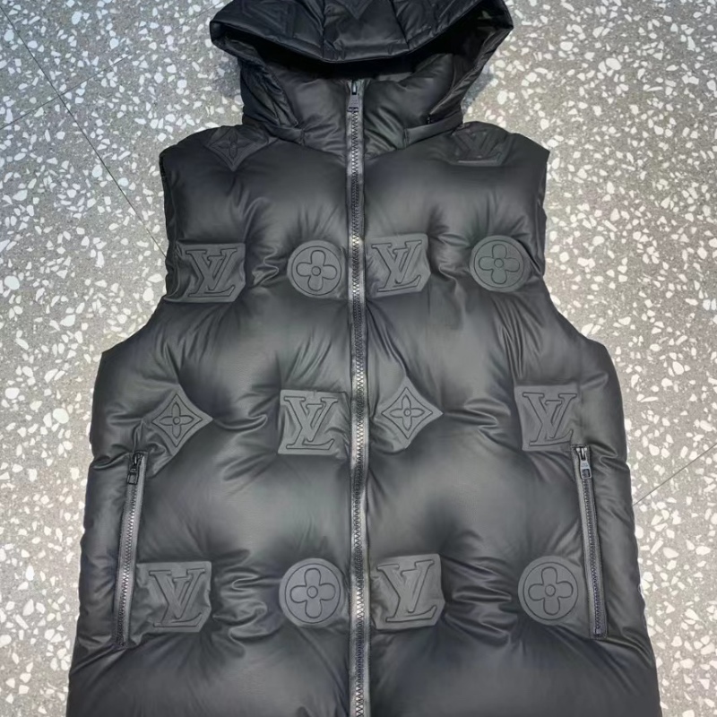 Vest Louis Vuitton Grey size XXXL International in Synthetic - 34374289