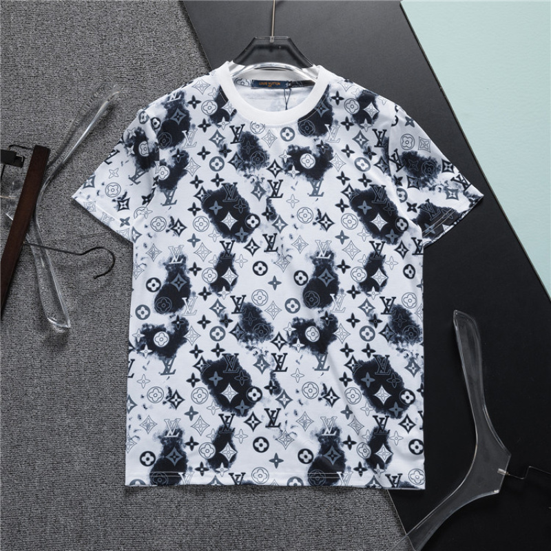 Louis Vuitton Men's Basic T-Shirts - Clothing