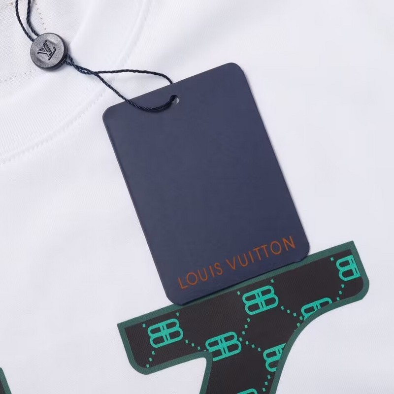 Louis Vuitton T-Shirts for MEN #999936477 