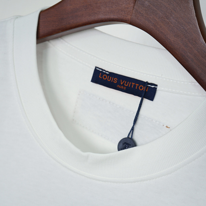 Louis Vuitton T-Shirts for MEN #999936148 
