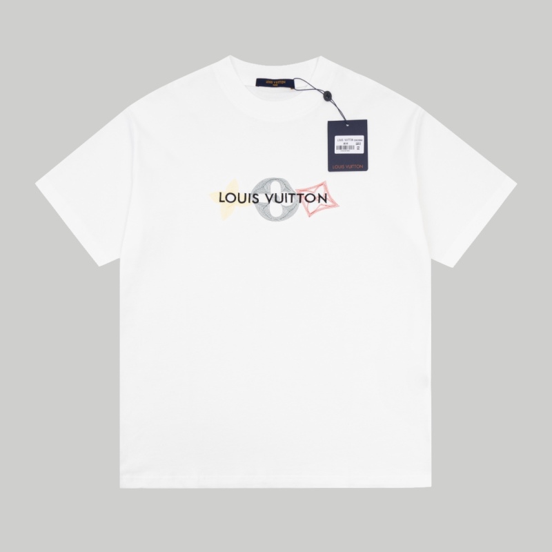 Louis Vuitton Men Monogram Logo T-Shirt  Louis vuitton men, Monogram logo,  Tshirt logo