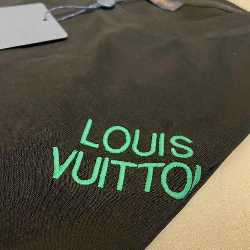 Louis Vuitton tracksuits for Louis Vuitton short tracksuits for men  #999933859 