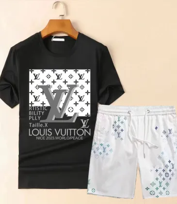 Louis Vuitton tracksuits for Louis Vuitton short tracksuits for men #A53094