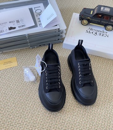 Alexander McQueen Shoes for Women's McQueen Sneakers #A30045