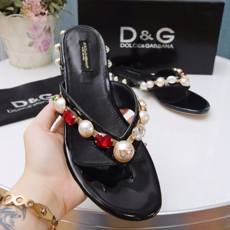 What is Lady Shoe Women Shoes Wholesale Replicas Shoes with D′ ′ G Logo  Flat Monogram Printed Shoes Women Slippers