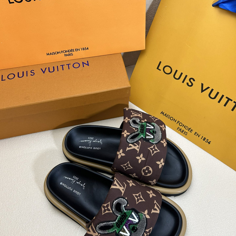 Louis Vuitton Shoes for Men's Louis Vuitton Slippers #A22211