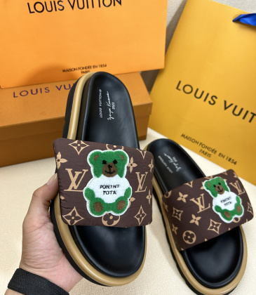 Louis Vuitton mens slides , Barely worn , RRP - £550