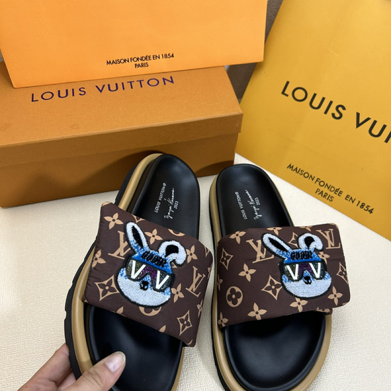 Louis Vuitton Shoes for Men's Louis Vuitton Slippers #A22214 