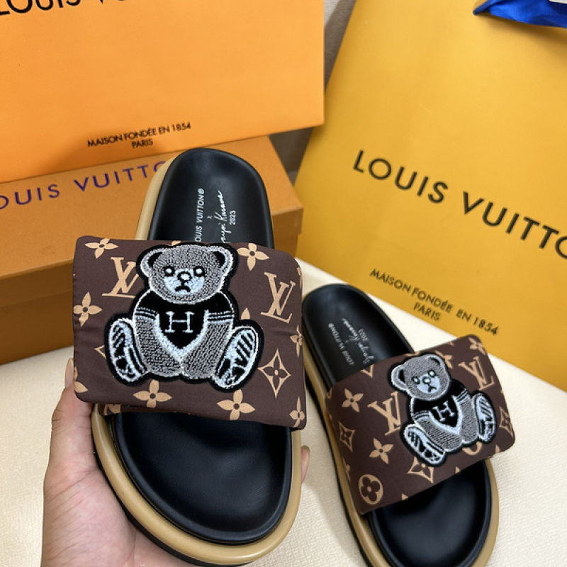 Louis Vuitton Shoes for Men's Louis Vuitton Slippers #A22214 