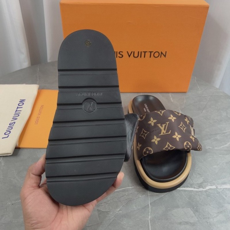 Louis Vuitton Shoes for Men's and women Louis Vuitton Slippers #A22250 