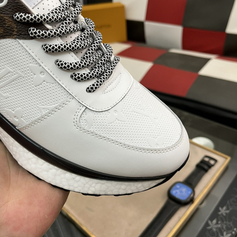 Louis Vuitton Run Away Sneaker White. Size 38.0