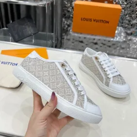 Louis Vuitton Shoes for Women's Louis Vuitton Sneakers #A53321