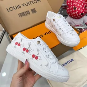 Louis Vuitton Shoes for Women's Louis Vuitton Sneakers #A53322
