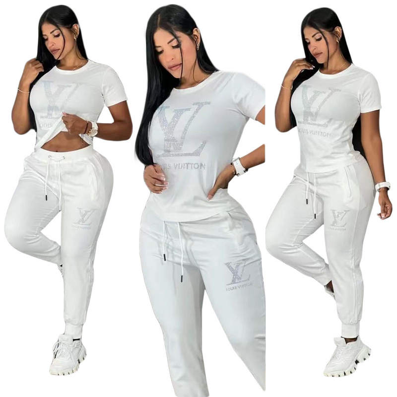 Buy Cheap Louis Vuitton 2021 new Fashion Tracksuits for Women 4 Colors  #99915182 from