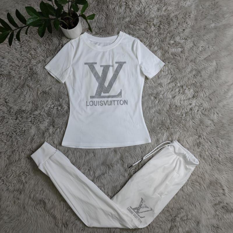 Louis Vuitton new Fashion Short Tracksuits for Women #A22348 