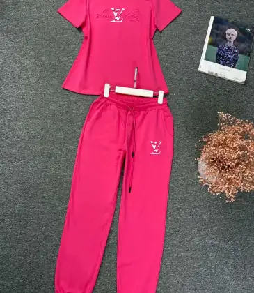 Louis Vuitton new Fashion Short Tracksuits for Women #A22342