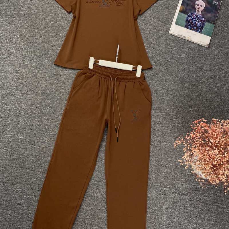 Louis Vuitton new Fashion Tracksuits for Women #A22371 