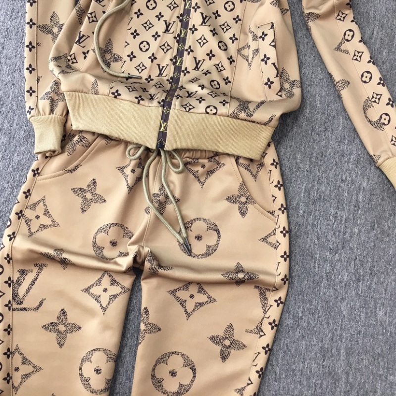 Louis Vuitton new Fashion Tracksuits for Women #A22406 
